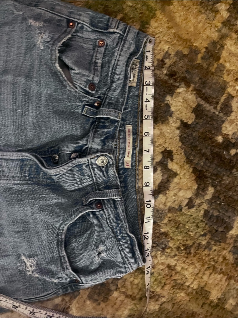 Levi’s ribcage women’s jeans size 28